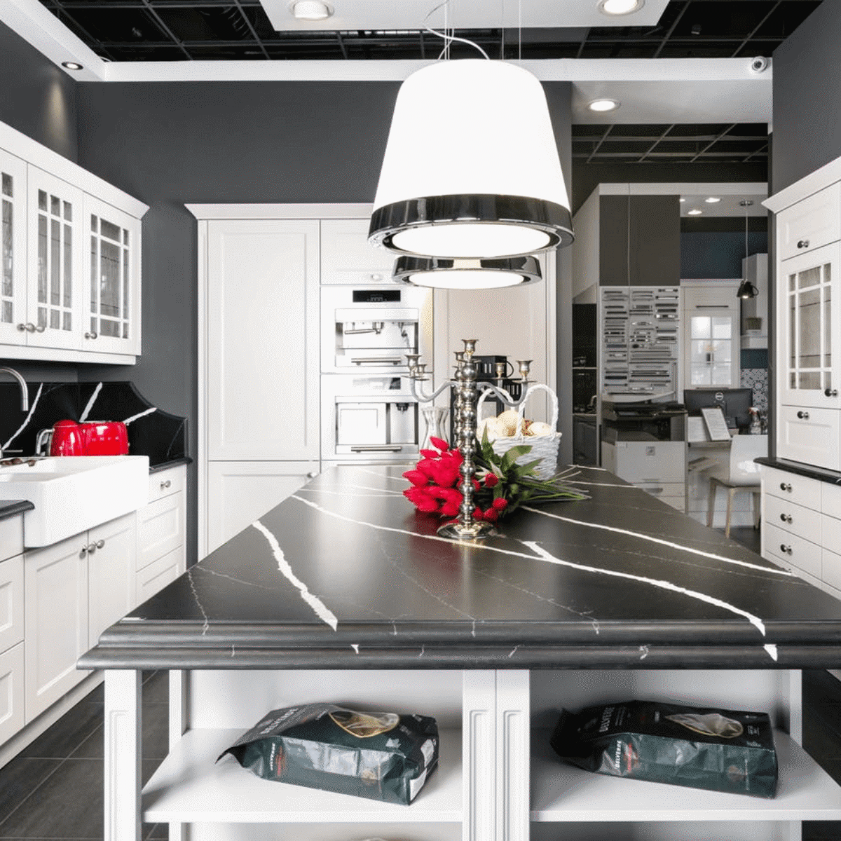 Eternal Marquina Silestone | Vedek Revestimientos